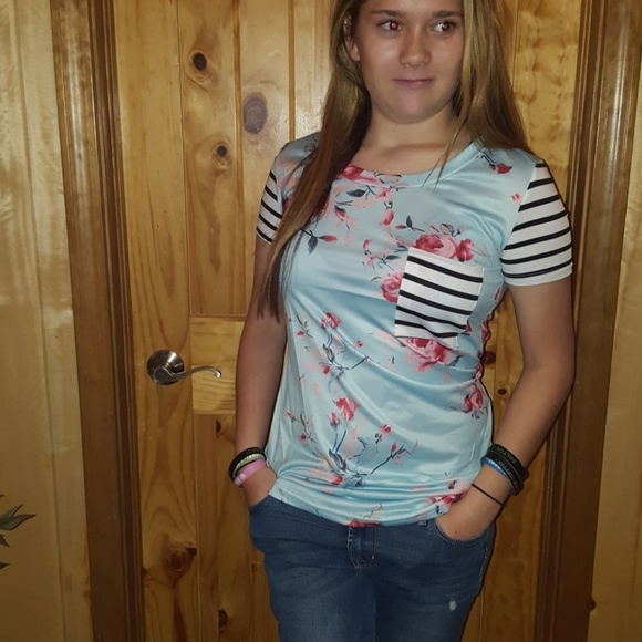 🔴floral blouse💣finale markdown - Picture 3 of 4