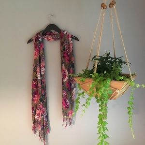 Woven multi-color floral print scarf
