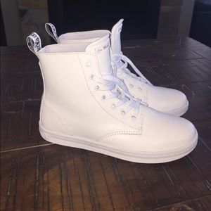 Dr. Martens Leyton Hi-top- never worn