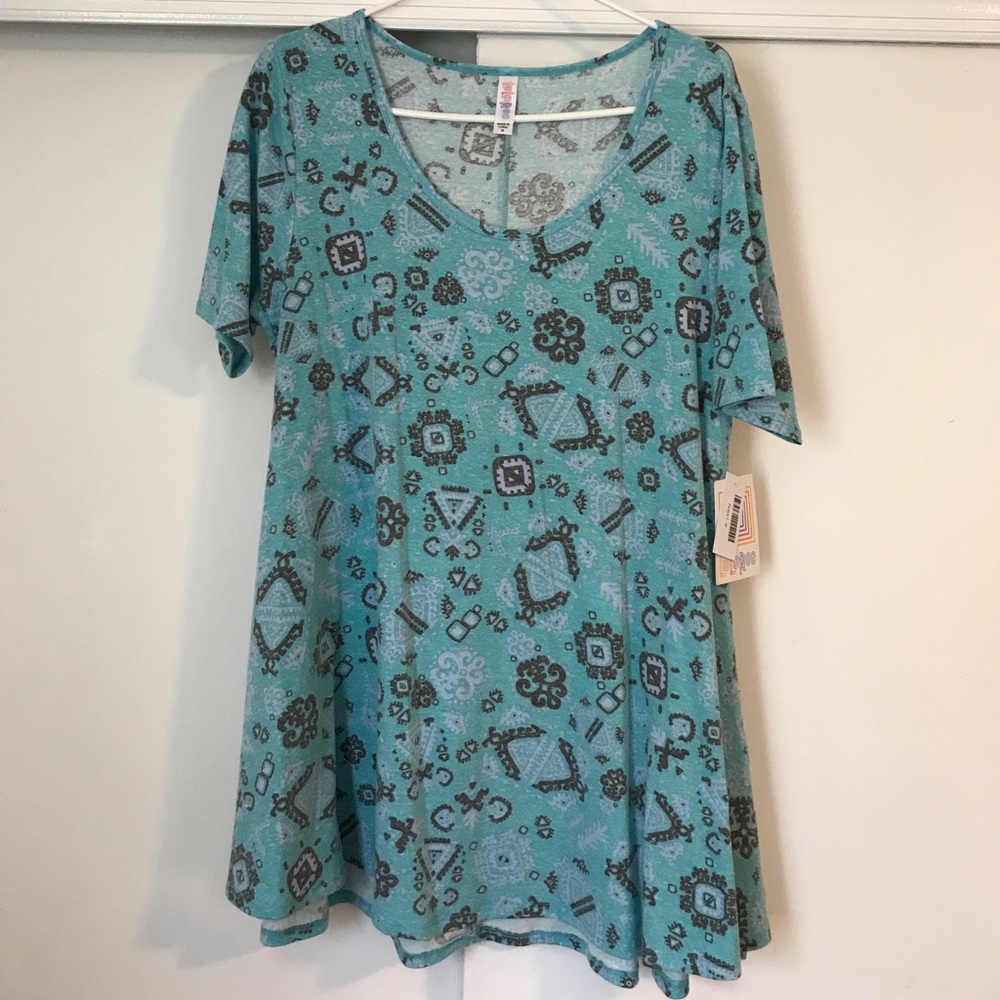 M LuLaRoe Perfect Tee
