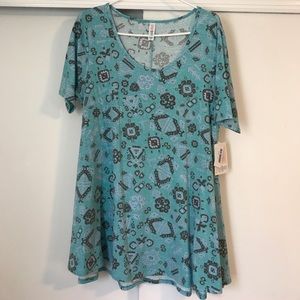 M LuLaRoe Perfect Tee