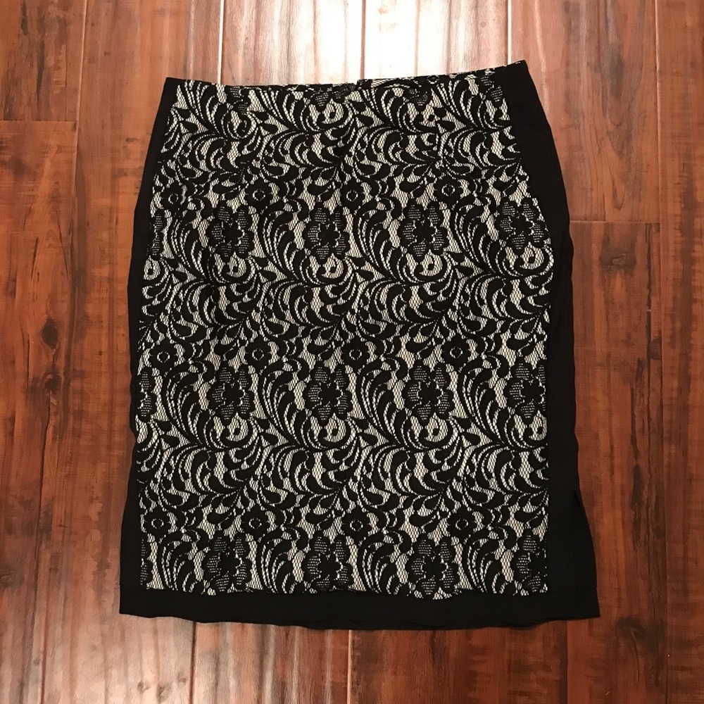 Floral lace pencil skirt