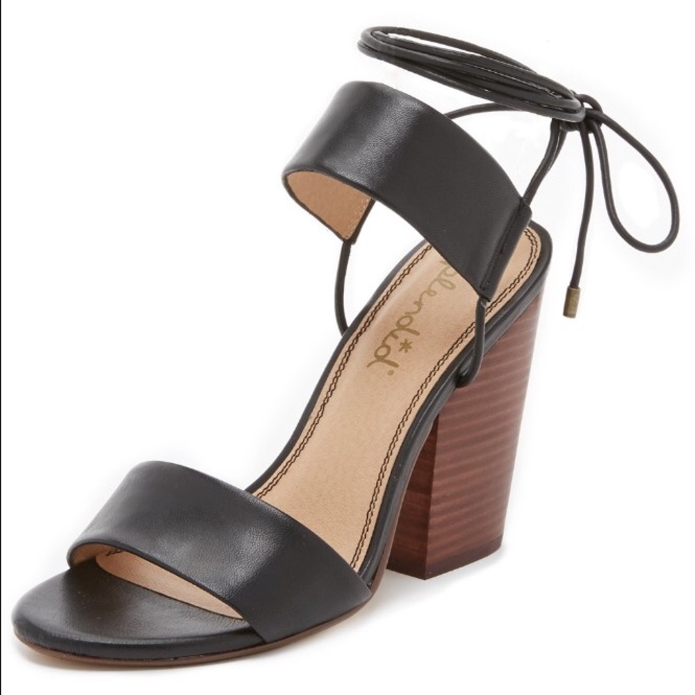 SPLENDID tie up ankle heeled sandals (like new!)
