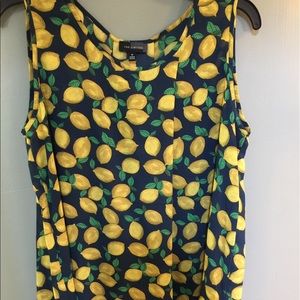 BNWT top lemons 🍋 stunning size M