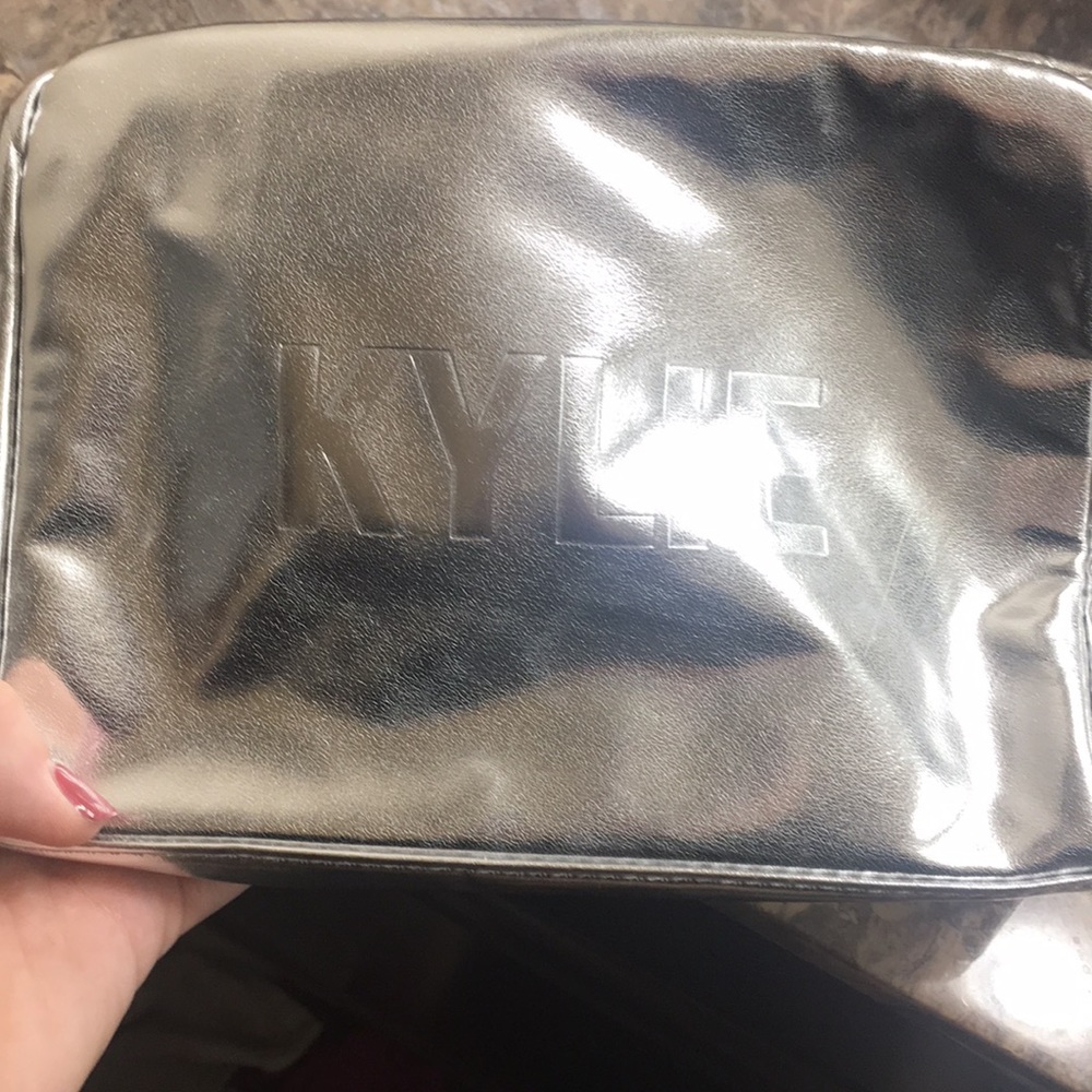 KYLIE COSMETICS SILVER MAKEUP BAG! BRAND NEW! - Picture 3 of 3