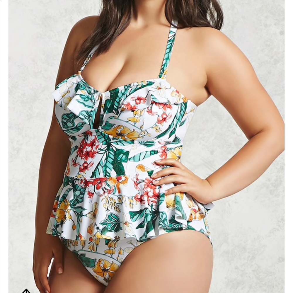 BNWT Forever21 Plus size Swimsuit