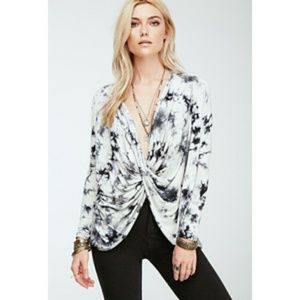 ⚡MOVING SALE! F21 Tie Dye Twist Front Top