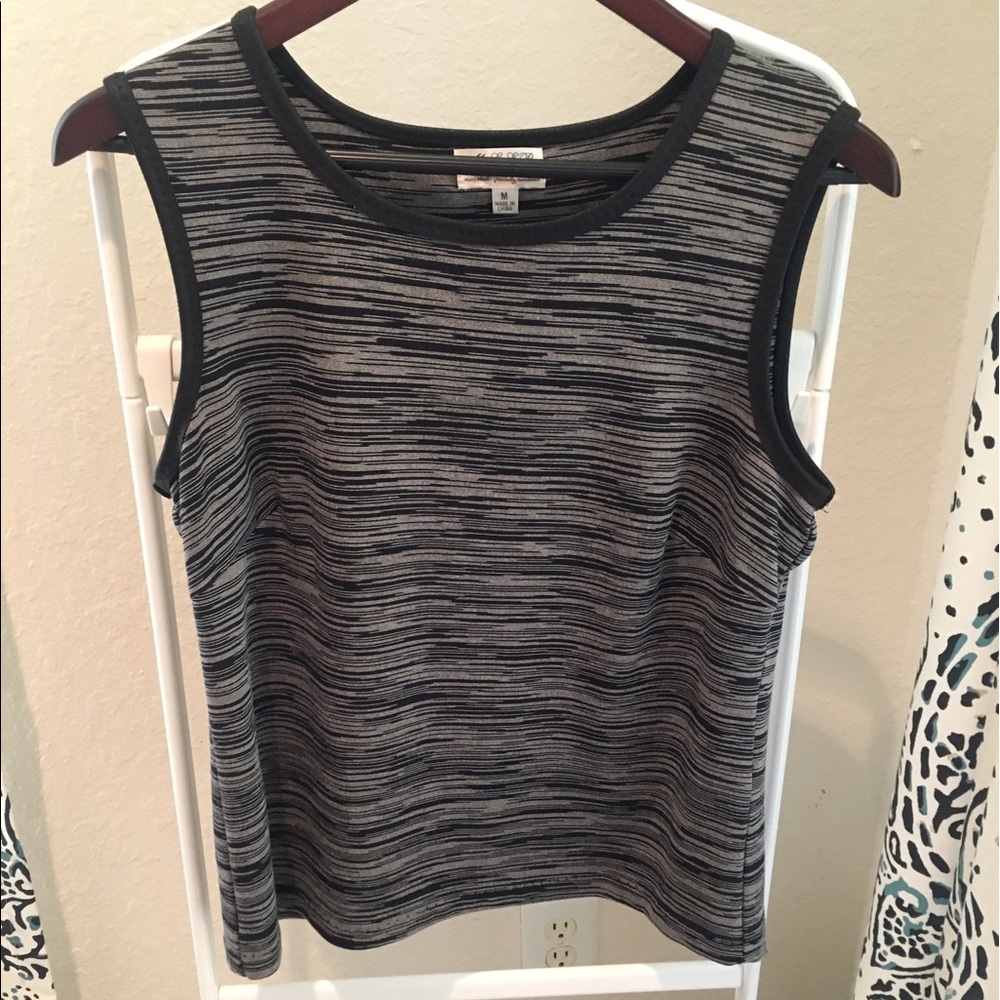🌷Max Studio Gray Patterned Shell Top