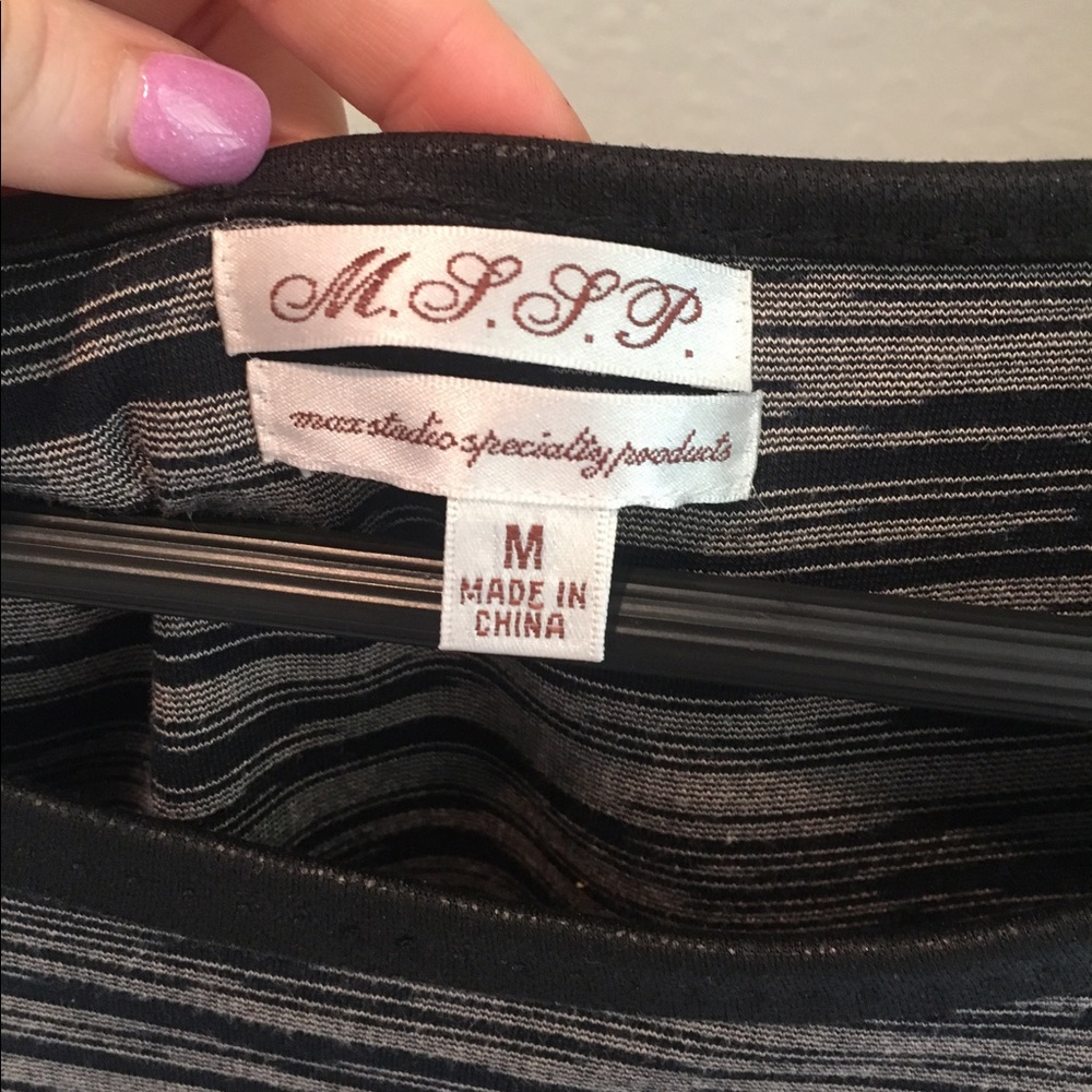 🌷Max Studio Gray Patterned Shell Top - Picture 2 of 4