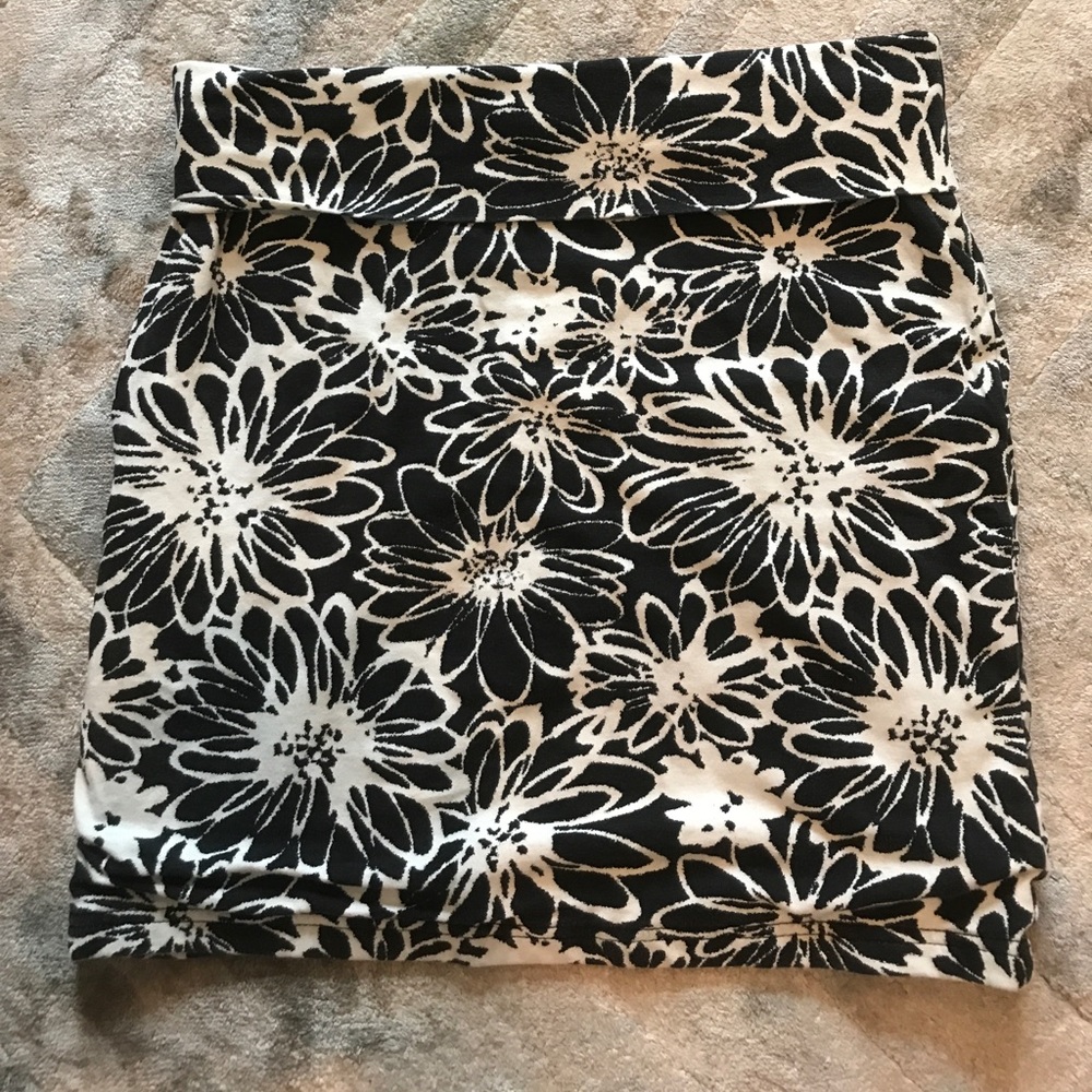 Floral pencil skirt.