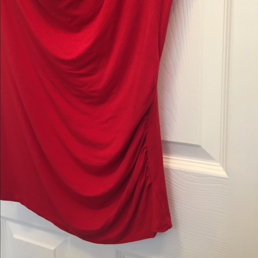 Red top - Picture 2 of 4