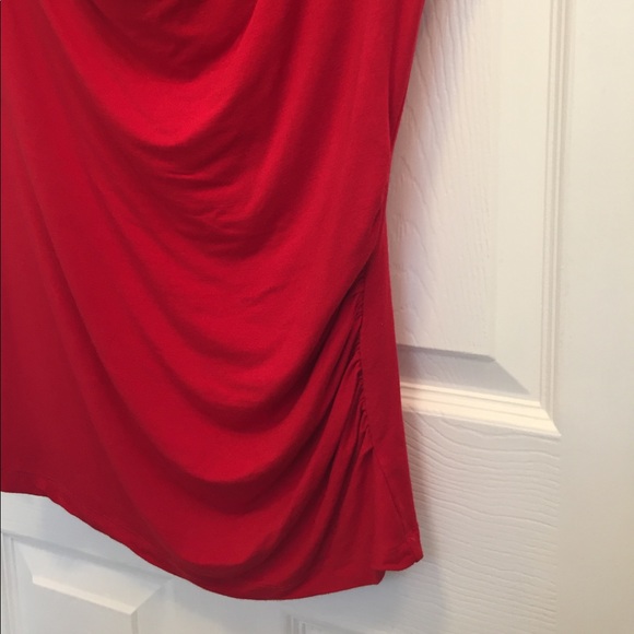 Red top - Picture 2 of 4