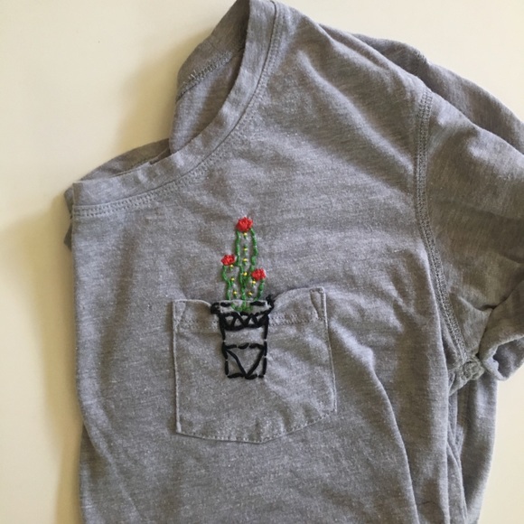 ana Tops - Embroidered Cacti Shirt 🌵