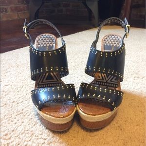 Jessica Simpson Wedges