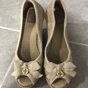 Tory burch bow wedges 7.5 used