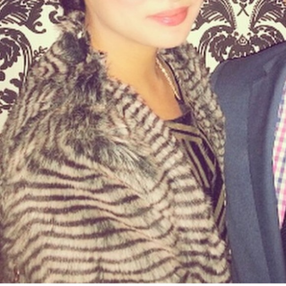 Faux Fur Vest Cover Up - Picture 4 of 4