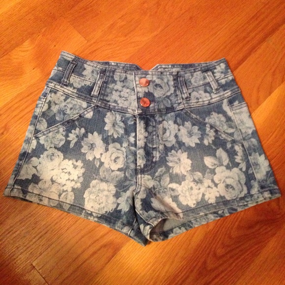 Pants - ❌SOLD❌🆕 High Waisted Jean Shorts