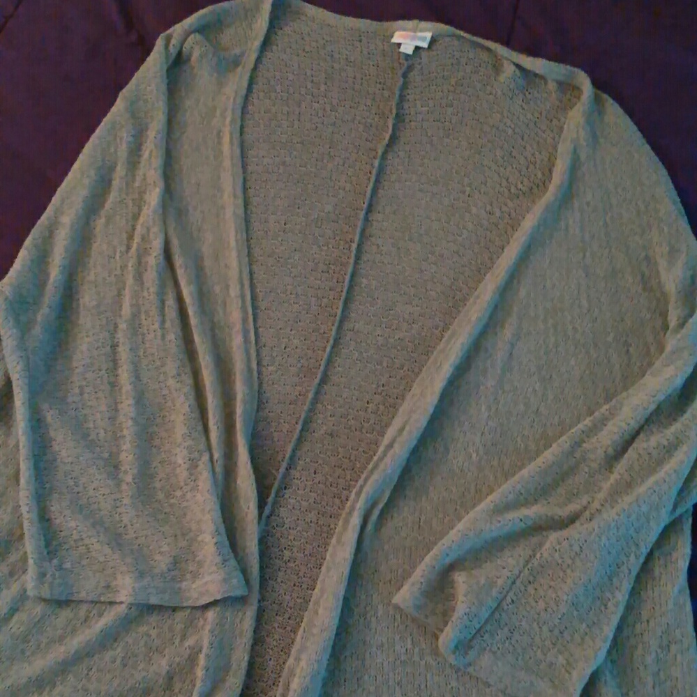 *SOLD ON MERCARI*  Large Lularoe Lindsey