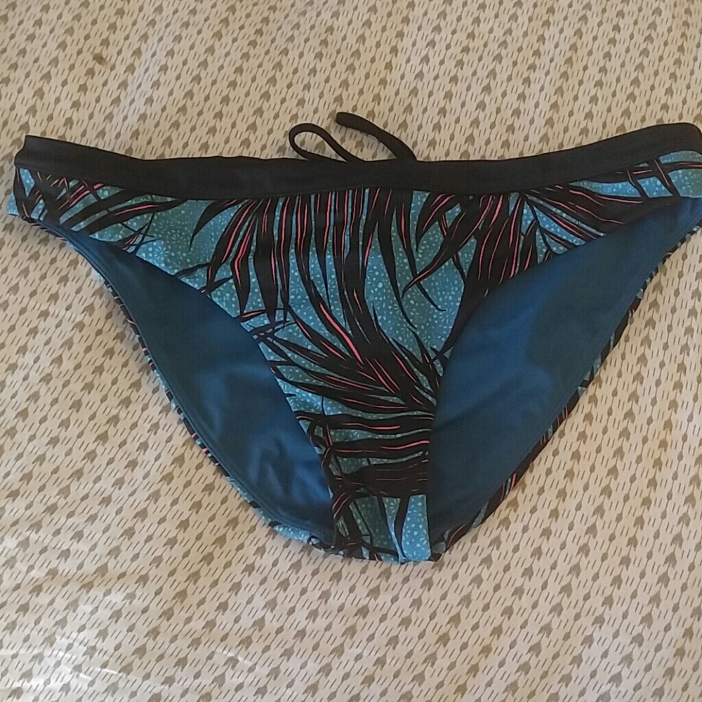 Brand new Lululemon Bikini Bottom