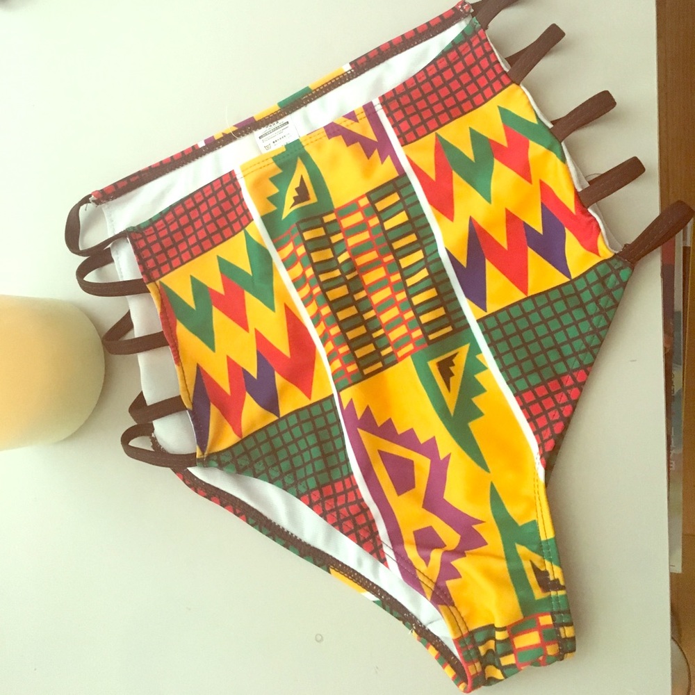 Strapped tribal patterned high waisted bikini - Picture 2 of 4