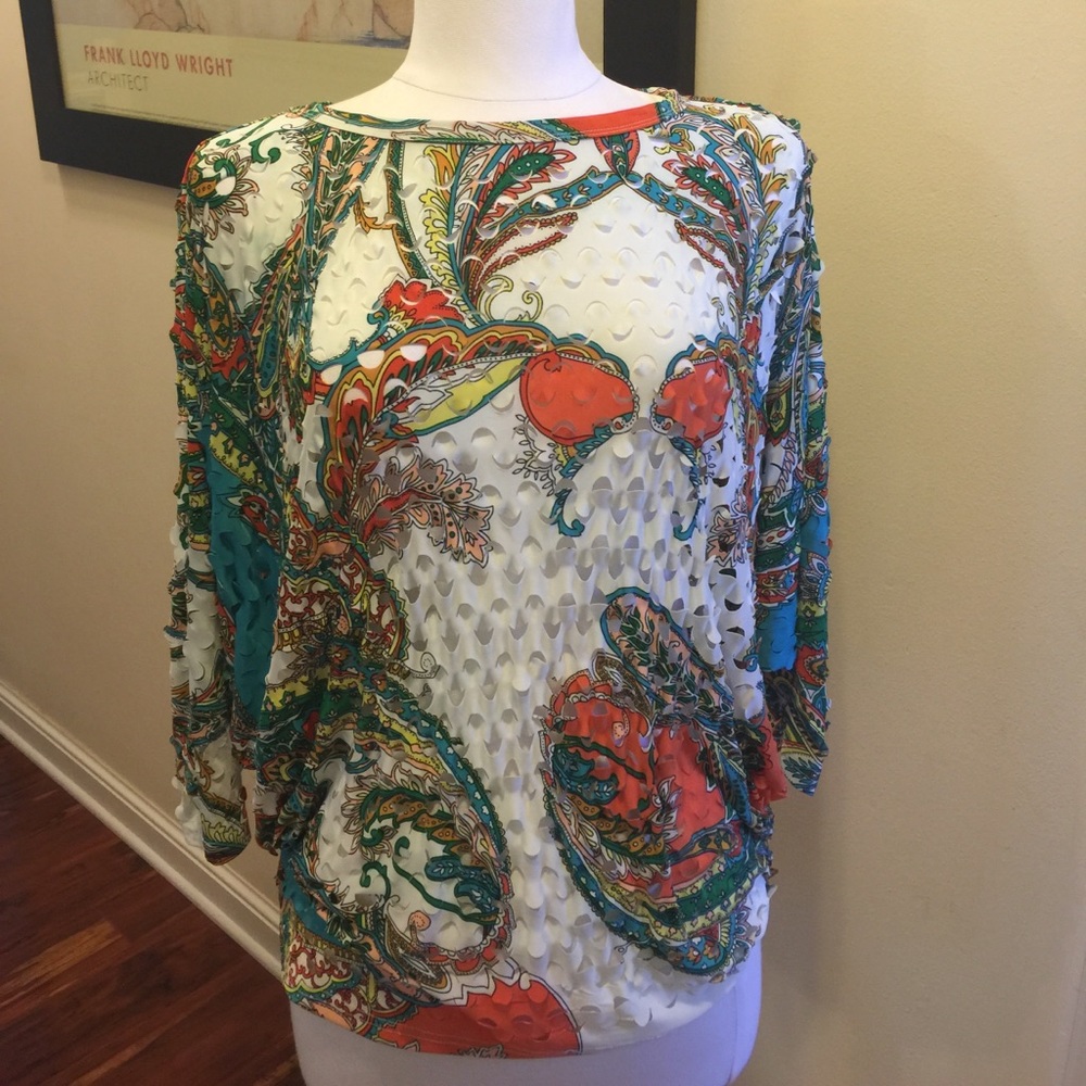 Mechant colorful top