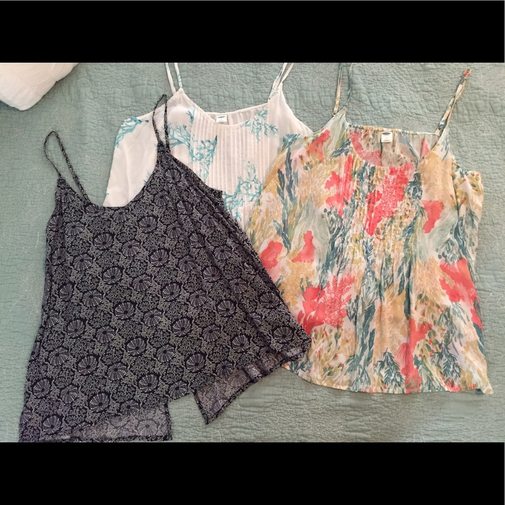 3 Old Navy spaghetti strap tank tops
