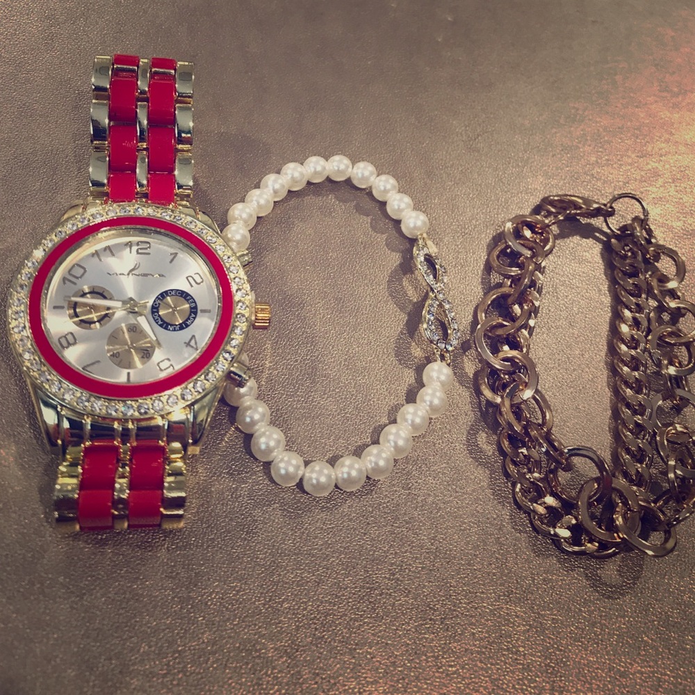 Fashion watches with bracelets