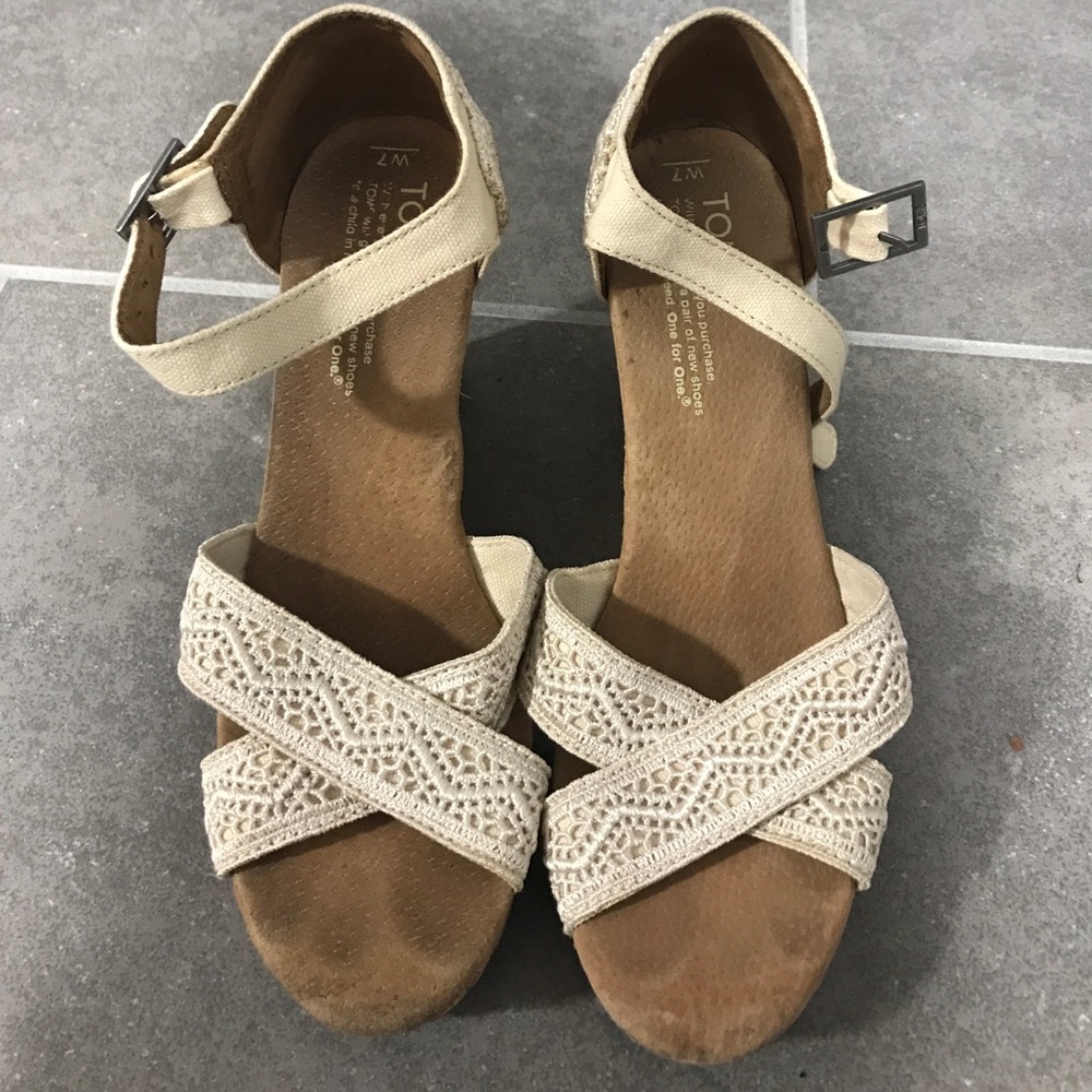 Toms lace wedges size 7