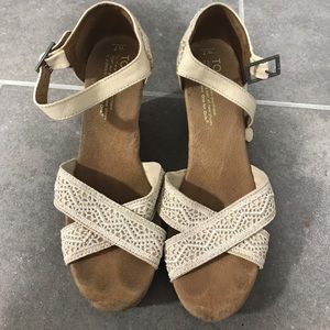 Toms lace wedges size 7