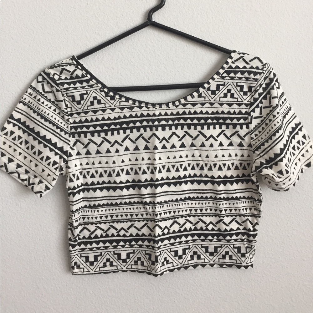 Black & White patterned crop top