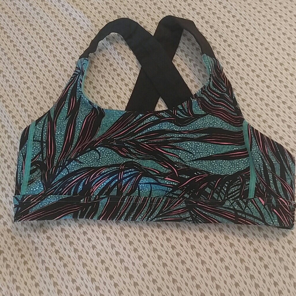 Lululemon sports bra size 8