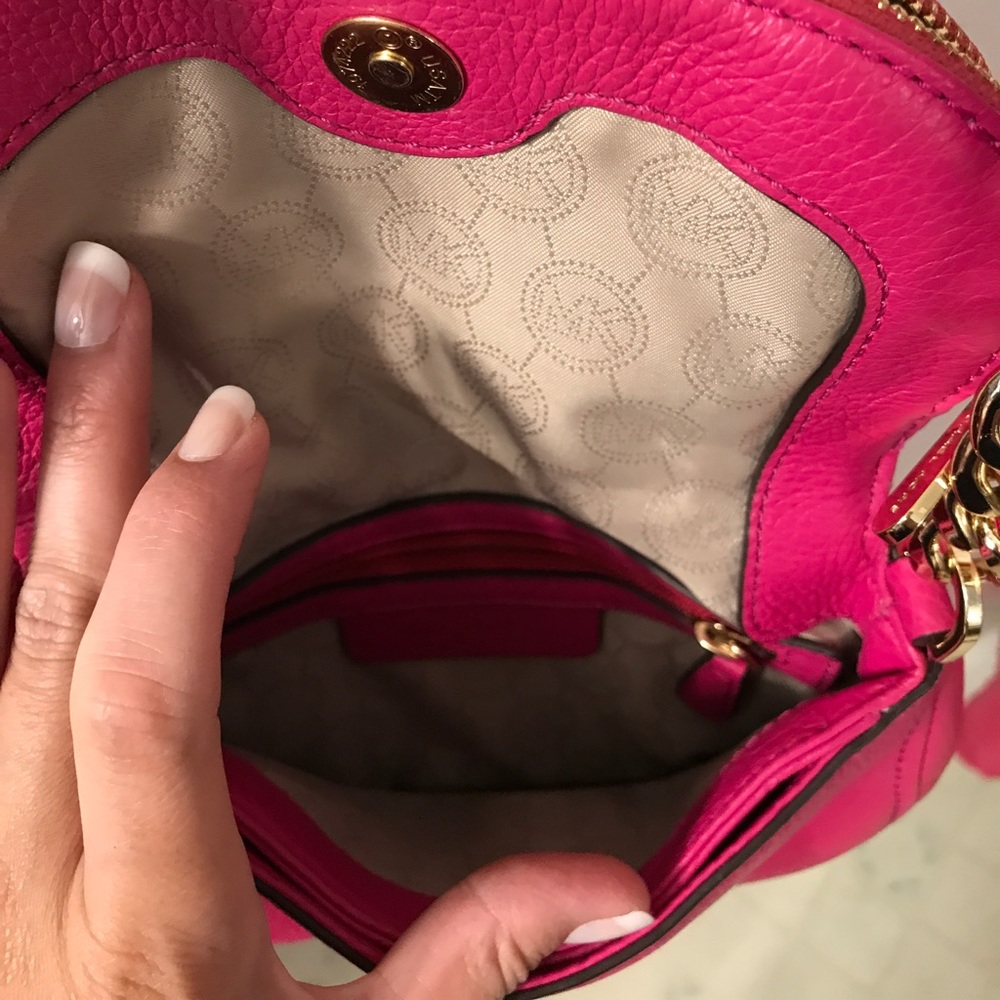 MK pink crossbody bag. - Picture 4 of 6