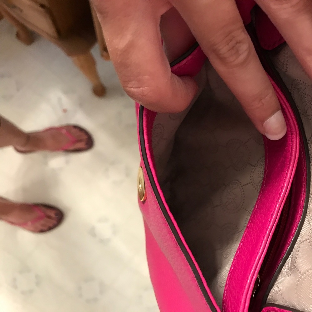 MK pink crossbody bag. - Picture 5 of 6