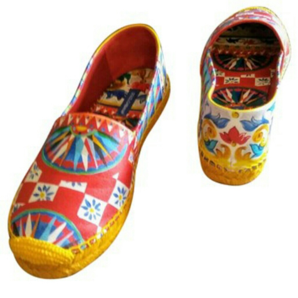 Dolce n Gabanna flats