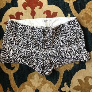 AE printed shorts