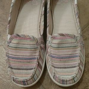 Roxy slip ons