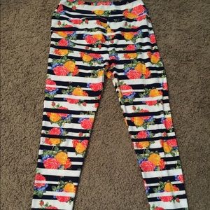 OS leggings so fun!! Tried on!