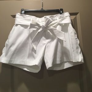 Banana Republic White Scallop Shorts