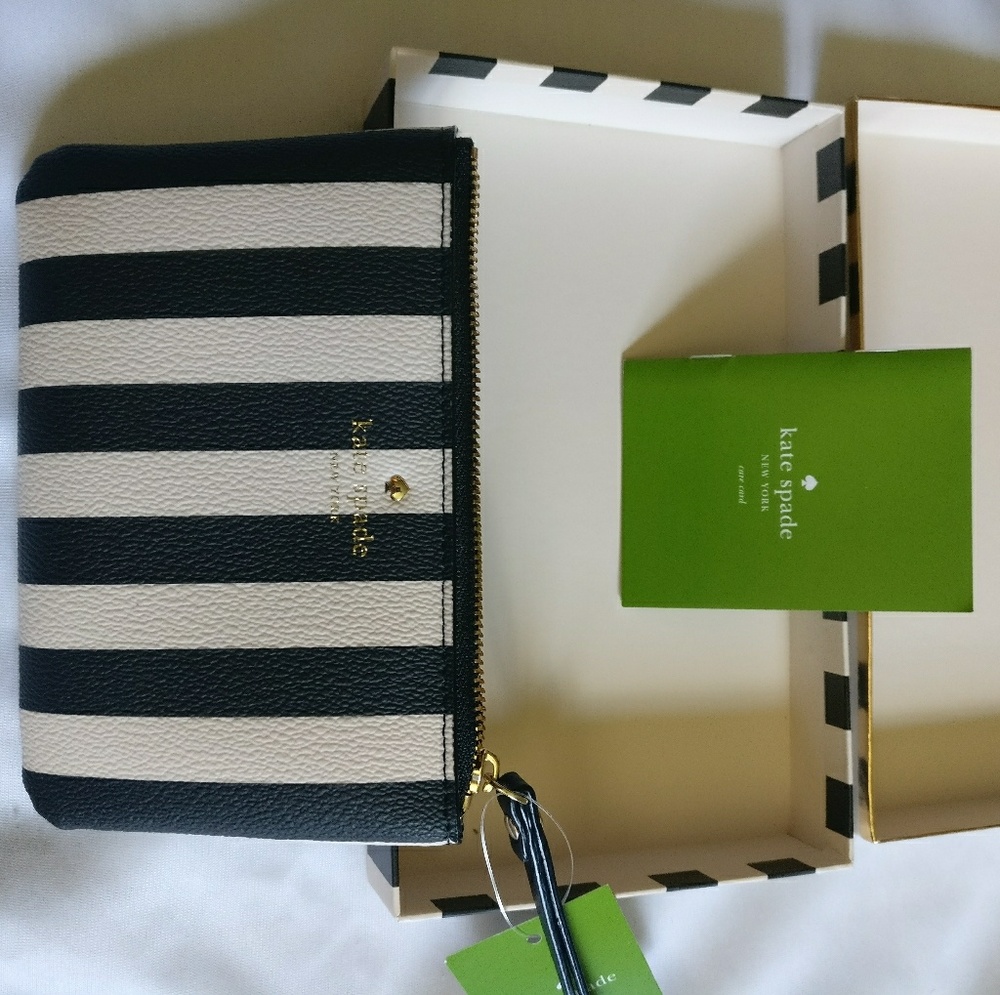 NWT Kate Spade New York Britton Place Wristlet