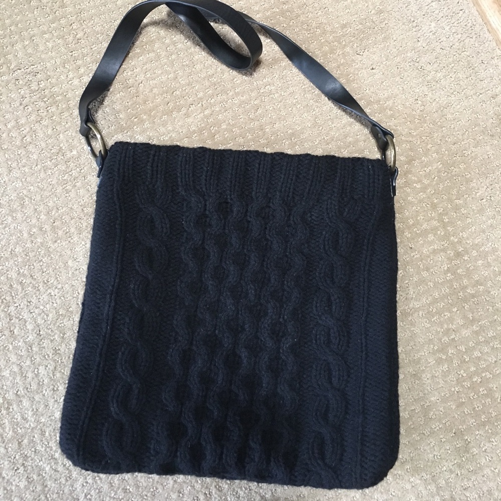 NWOT Gap knitted cross shoulder bag
