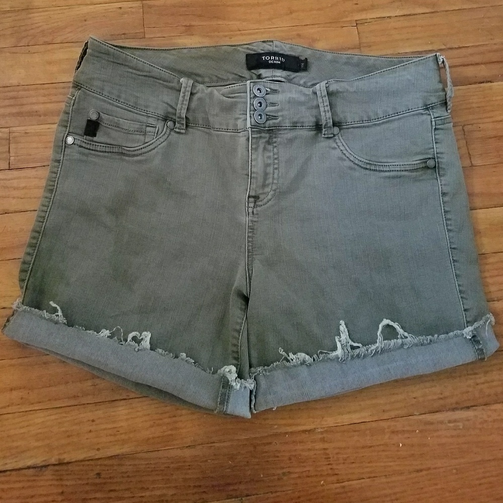 Torrid cut off shorts