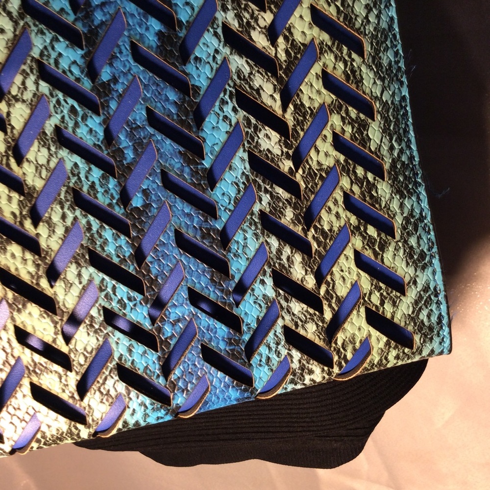 SALE! 💥🆕Lime & Blue textured clutch! Never used