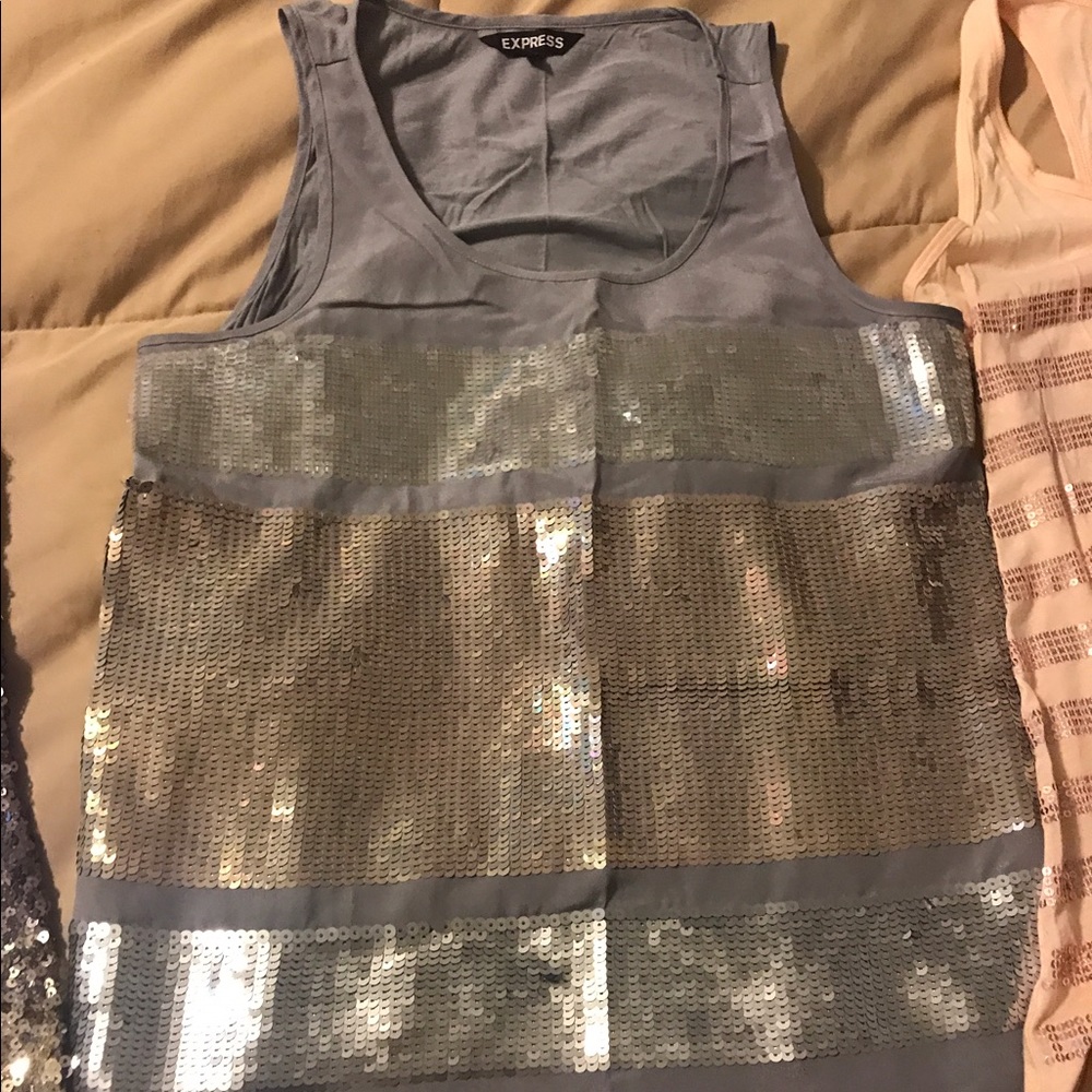 Express top! Bundle all tank tops for $20.