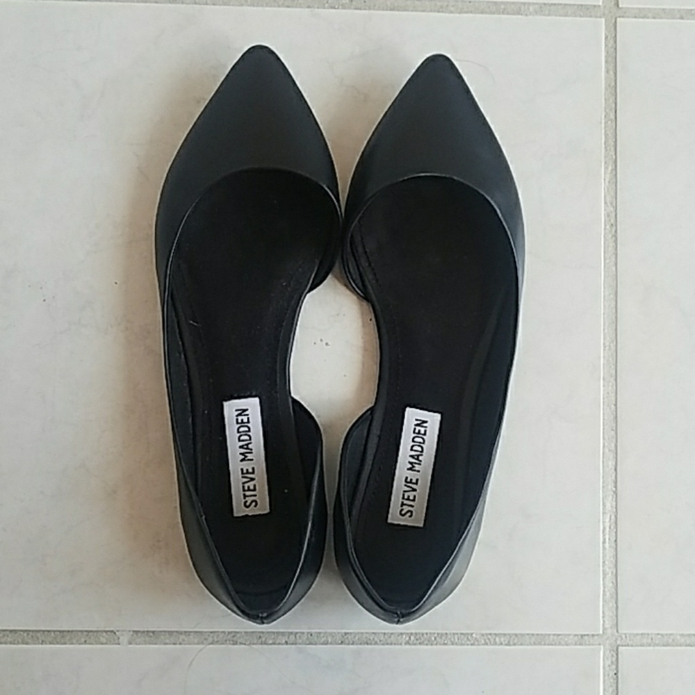 Steve Madden Black flats size 6