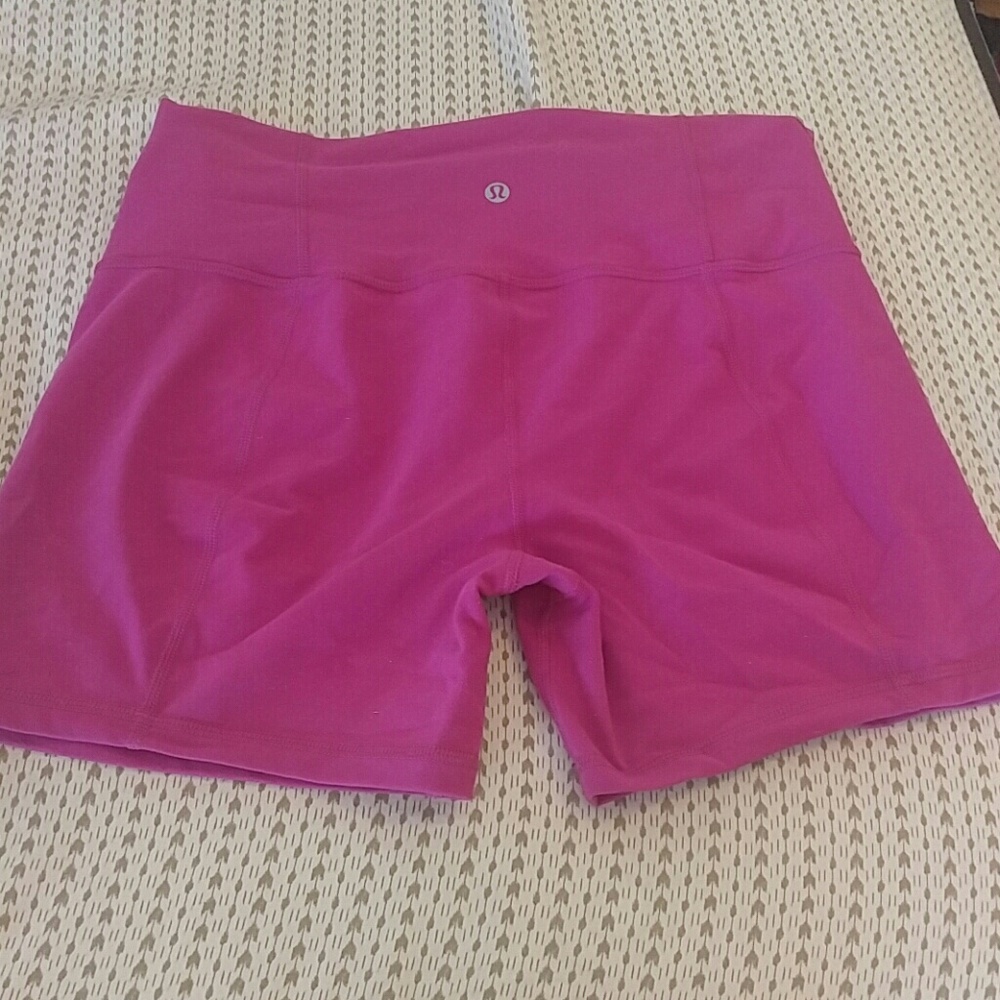 Lululemon shorts size 8