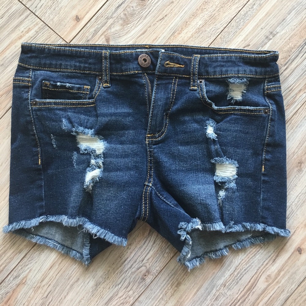 NWOT: Mudd Stretch Denim Shorts sz 7