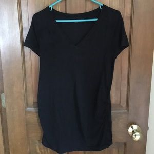 Maternity Pure Body black short-sleeve V-neck tee