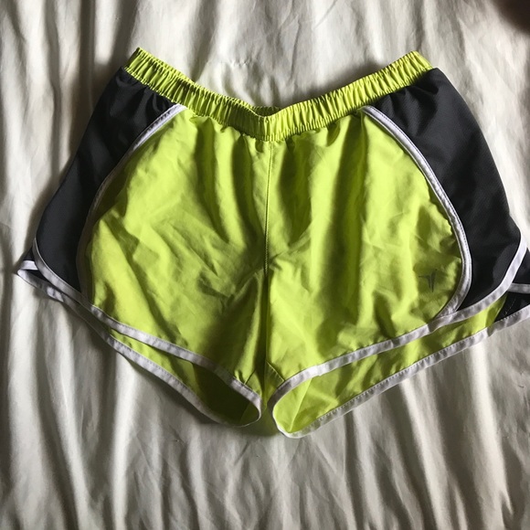 Old navy shorts - Picture 1 of 3