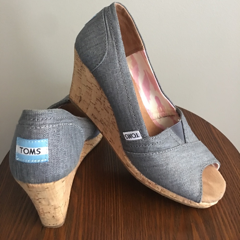 TOMS CHAMBRAY WEDGES