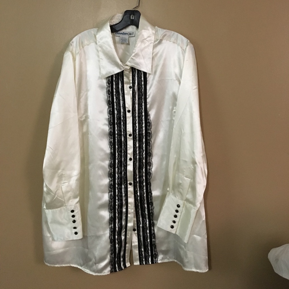 Beautiful blouse ‼️